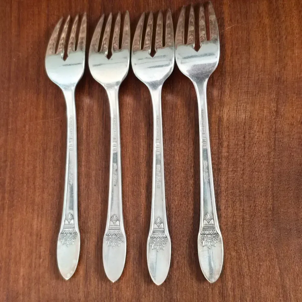 Vintage 1847 Rogers Bros FIRST LOVE 4 Salad Forks Silverplate Art Deco Cottage